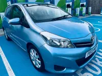 Used Toyota Yaris 99 HP (72 kW) 2013 Blue Hatchback