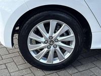 Used Toyota Yaris Hybrid 2022 White Hatchback