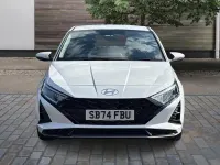 New Hyundai i20 Advanced 100 HP (73 kW) 2025 White Hatchback
