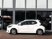 Used Toyota Yaris Hybrid 116 HP (85 kW) 2023 White Hatchback