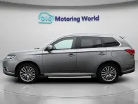 Usado Mitsubishi Outlander P-HEV 224 HP (164 kW) 2021 Cinzento SUV
