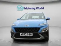 Używany Hyundai Kona SE 120 KM (88 kW) 2023 Niebieski SUV