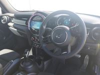 Used Mini Cooper Premium 136 HP (100 kW) 2023 Yellow Hatchback