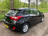 Begagnad Hyundai i30 Active 100 HK (73 kW) 2015 Svart Halvkombi