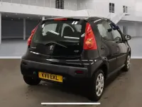 Begagnad Peugeot 107 68 HK (50 kW) 2011 Svart Halvkombi