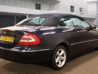 Begagnad Mercedes CLK320 Avantgarde 2003 Blå Cab