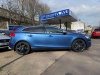 Begagnad Volvo V40 R-Design Pro 190 HK (139 kW) 2017 Blå Halvkombi
