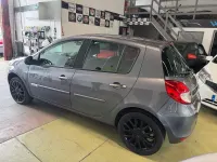 Używany Renault Clio II Dynamique 86 KM (63 kW) 2010 Niebieski Hatchback