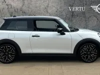 Used Mini Cooper S Hatch 201 HP (147 kW) 2024 White Hatchback