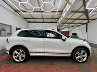 Used VW Touareg R-line Plus 262 HP (192 kW) 2017 White SUV