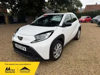 Used Toyota Aygo X PURE 70 HP (51 kW) 2023 White SUV