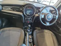 Usado Mini Cooper Classic 136 CV (100 kW) 2021 Rojo Utilitario