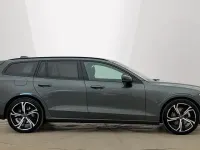 New Volvo V60 Ultra 197 HP (144 kW) 2025 Forest lake Estate