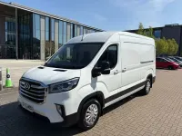 Usado Maxus V90 150 HP (110 kW) 2023 Branco Van