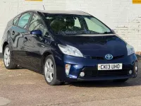 Used Toyota Prius T4 2013 Blue Hatchback