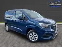 Second-hand Vauxhall Combo S 130 CP (95 kW) 2020 Albastru Monovolum