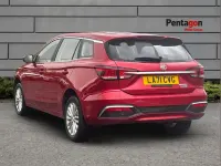 Usado MG MG5 EV Excite 113 kW (154 CV) 2022 Rojo Familiar