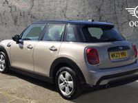 Begagnad Mini Cooper Classic 134 HK (98 kW) 2023 Grå Halvkombi