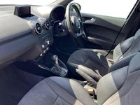 Usado Audi A1 Black Edition 150 HP (110 kW) 2018 Cinzento Citadino