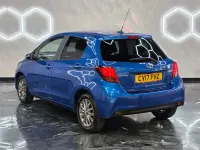 Used Toyota Yaris Multidrive S 99 HP (72 kW) 2017 Blue Hatchback