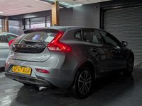 Used Volvo V40 Momentum 122 HP (89 kW) 2018 Grey Hatchback