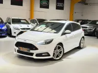 Used Ford Focus ST 2015 White Hatchback