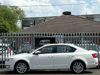 Used Skoda Octavia Elegance 2013 White Hatchback