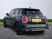 Używany Mini Cooper Classic 2023 Czarny Hatchback