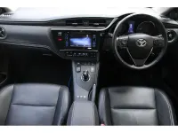 Used Toyota Auris Hybrid 2016 White Estate