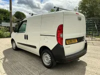 Used Vauxhall Combo 95 HP (69 kW) 2018 White MPV