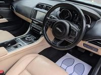 Used Jaguar XE Prestige 240 HP (176 kW) 2016 White Sedan