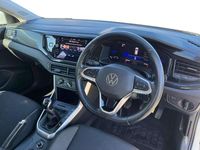 Usado VW Polo Life 94 CV (69 kW) 2023 Blanco Utilitario