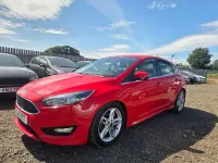 Used Ford Focus Zetec 125 HP (91 kW) 2015 Red Hatchback