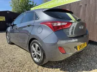 Begagnad Hyundai i30 SE 100 HK (73 kW) 2015 Grå Halvkombi