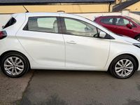 Used Renault Zoe Iconic 100 kW (136 HP) 2021 White Hatchback