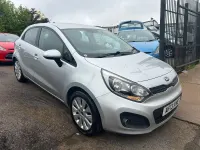 Used Kia Rio 107 HP (78 kW) 2013 Silver Hatchback
