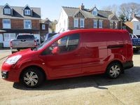 Used Citroën Berlingo 100 HP (73 kW) 2018 Red MPV
