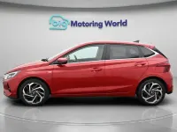 Używany Hyundai i20 Premium 100 KM (73 kW) 2023 Czerwony Hatchback