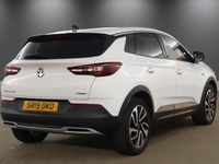 Used Vauxhall Grandland X Elite 130 HP (95 kW) 2019 White SUV