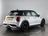Begagnad Mini Cooper S Exclusive 2021 Silver Halvkombi