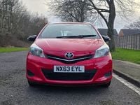 Used Toyota Yaris 2013 Red Hatchback