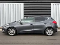 Begagnad Kia Ceed 2014 Silver Halvkombi