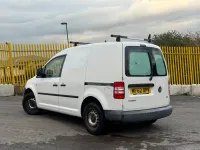 Begagnad VW Caddy 75 HK (55 kW) 2012 Vit Minibuss