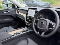 Second-hand Volvo XC60 Plus 250 CP (183 kW) 2025 Argintiu SUV