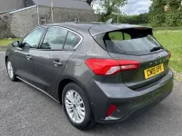Gebraucht Ford Focus Titanium 123 PS (90 kW) 2019 Grau Kleinwagen