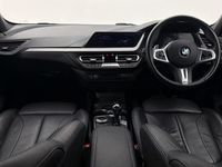 Usado BMW 120 M Sport 187 CV (137 kW) 2020 Gris Utilitario