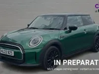 Usado Mini Cooper Classic 136 CV (100 kW) 2022 Verde Utilitario