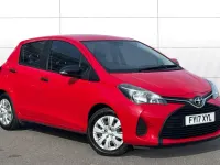 Used Toyota Yaris Active 69 HP (50 kW) 2016 Red Hatchback