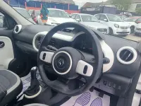 Usado Renault Twingo Play 70 HP (51 kW) 2016 Branco Citadino