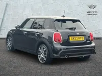 Begagnad Mini Cooper Exclusive 134 HK (98 kW) 2023 Svart Halvkombi